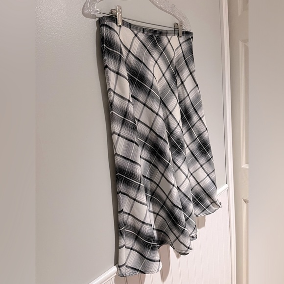 Christopher & Banks Black and White Plaid Midi Skirt Women’s Size 10 - Picture 5 of 7